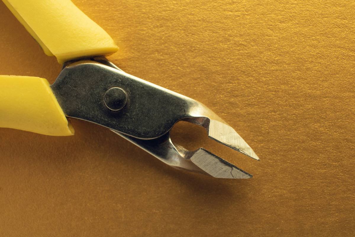 The Cuticle Cutting Tool Dilemma: Why Your Nail Game Fails (and How to Fix It)